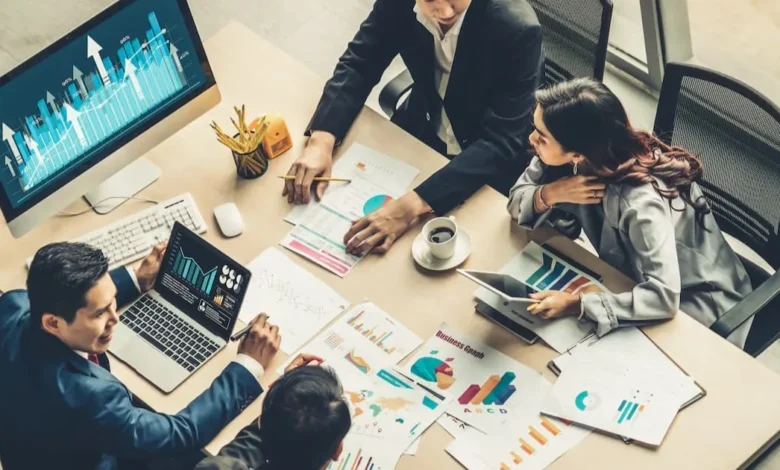 RoarLeveraging Business InfoGuide by RipRoar cover image